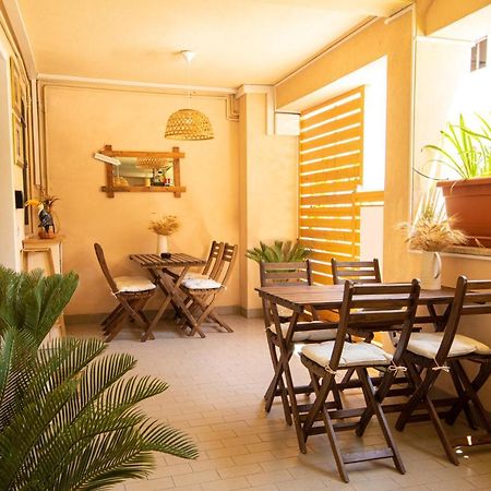 Resilienza Tropical Apartments & Room ปอร์โต ซันเตลปีดิโอ ภายนอก รูปภาพ